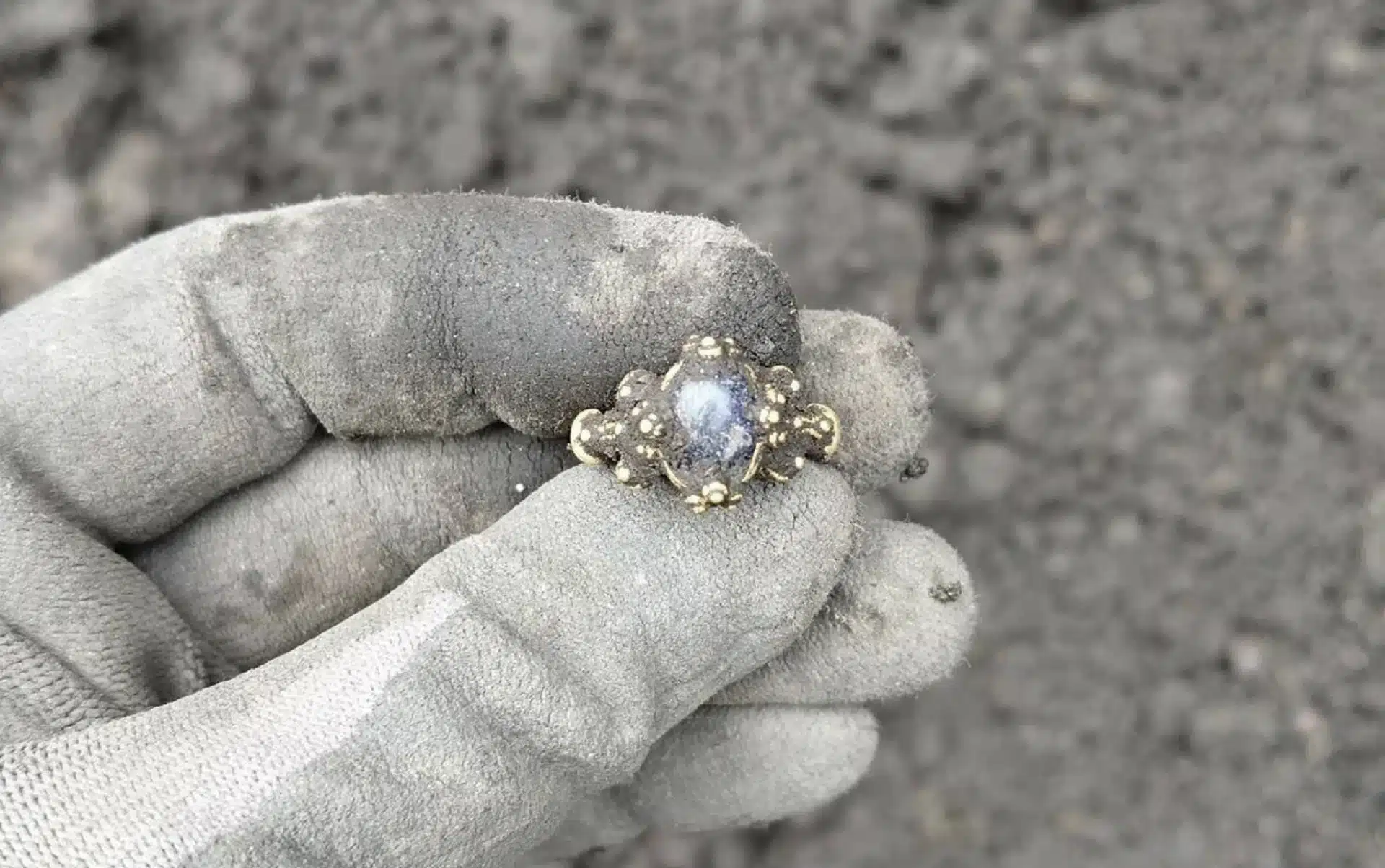 Tajemství staré několik století. Objevili poklad s magickými vlastnostmi.