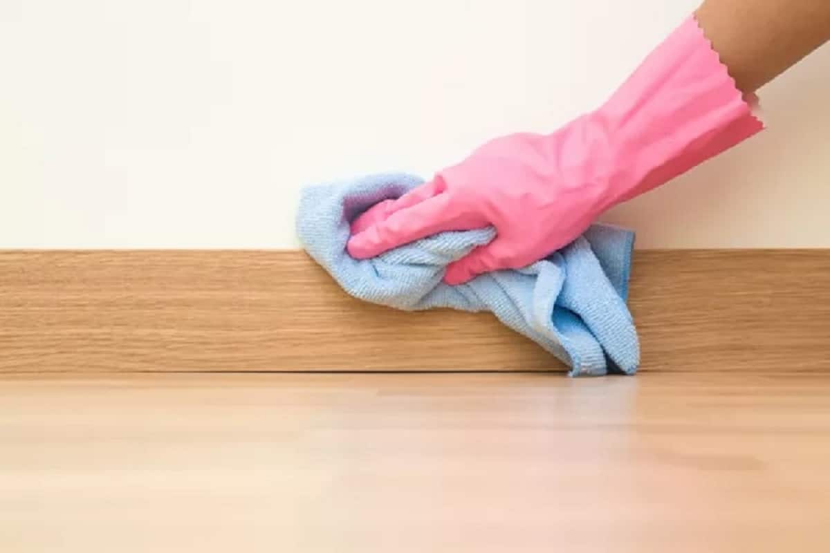 Stalno prašnjave lajsne: prestanite ih nepotrebno brisati jer sredstvo za čišćenje može olakšati ovu rutinu.