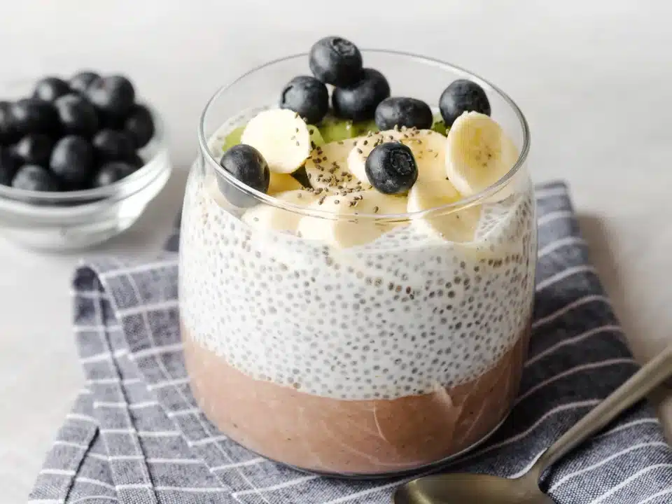 Tento dezert jím místo sladkostí, když hubnu. Dlouho zasytí a je neuvěřitelně lehký.