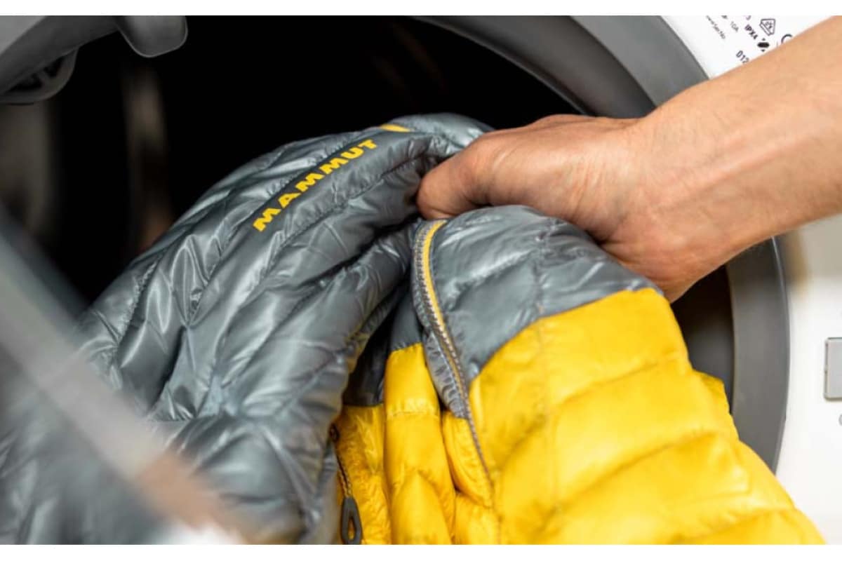 Stačí 4 kapky do bubnu a vaše péřová bunda bude jako nová, bez stlačených peříček a zatuchlého zápachu.