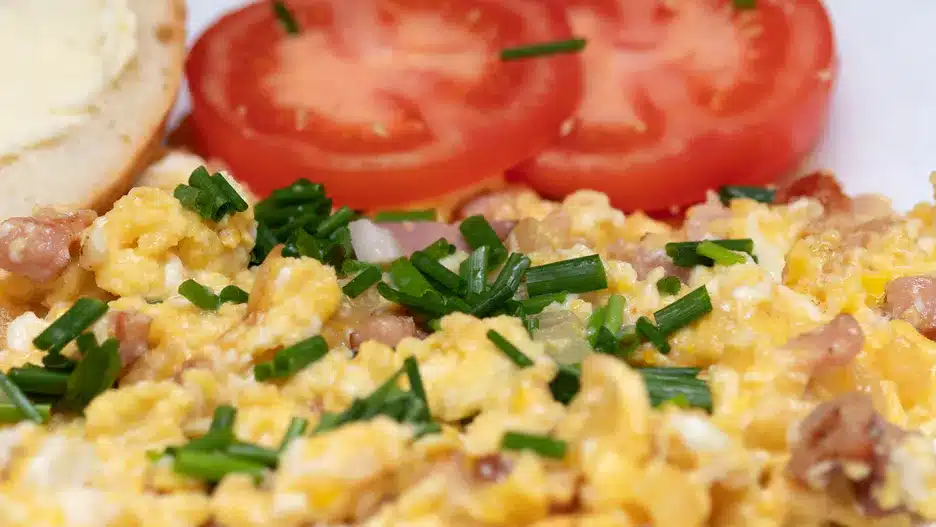 Poprvé jsem to ochutnala v hotelu v Budapešti. Maďarská míchaná vejce se stala novým hitem snídaní.