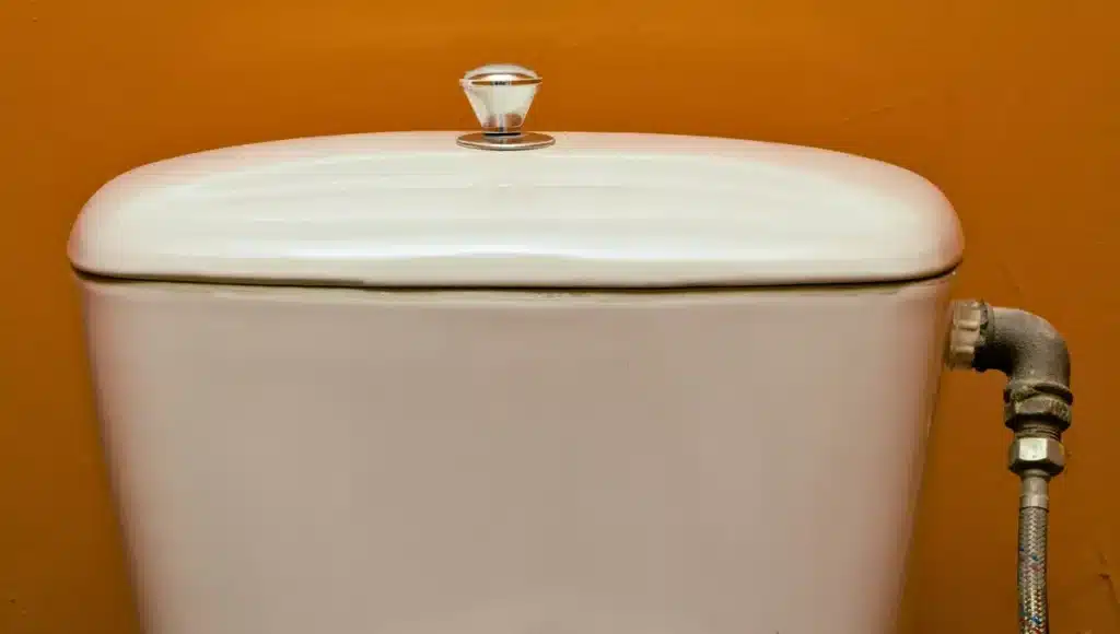 Ocet v nádržce toalety: jak provést tento trik a co to znamená.