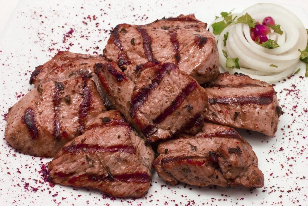 Maso, které je zdravější než hovězí a vepřové. Obsahuje velké množství kolagenu a železa, které jsou prospěšné pro srdce a mozek.