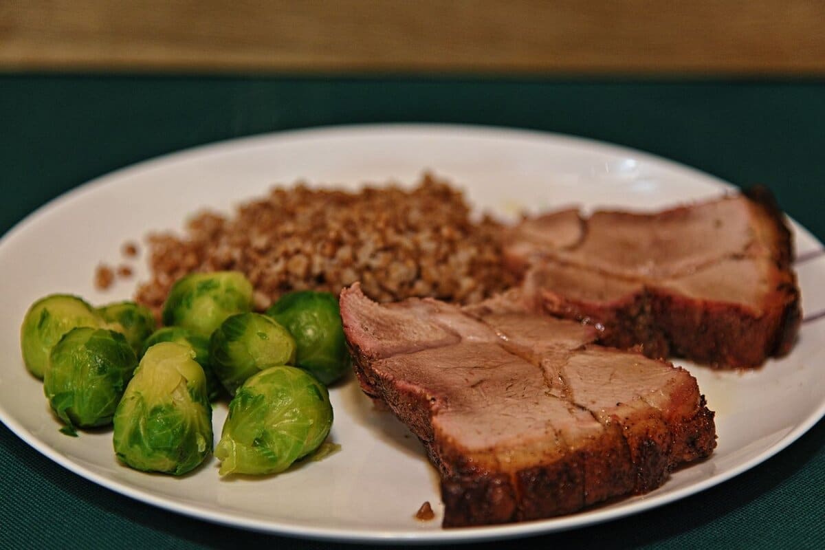 Toto pečeně je ideální pro rodinnou večeři. Je chutné a levné.