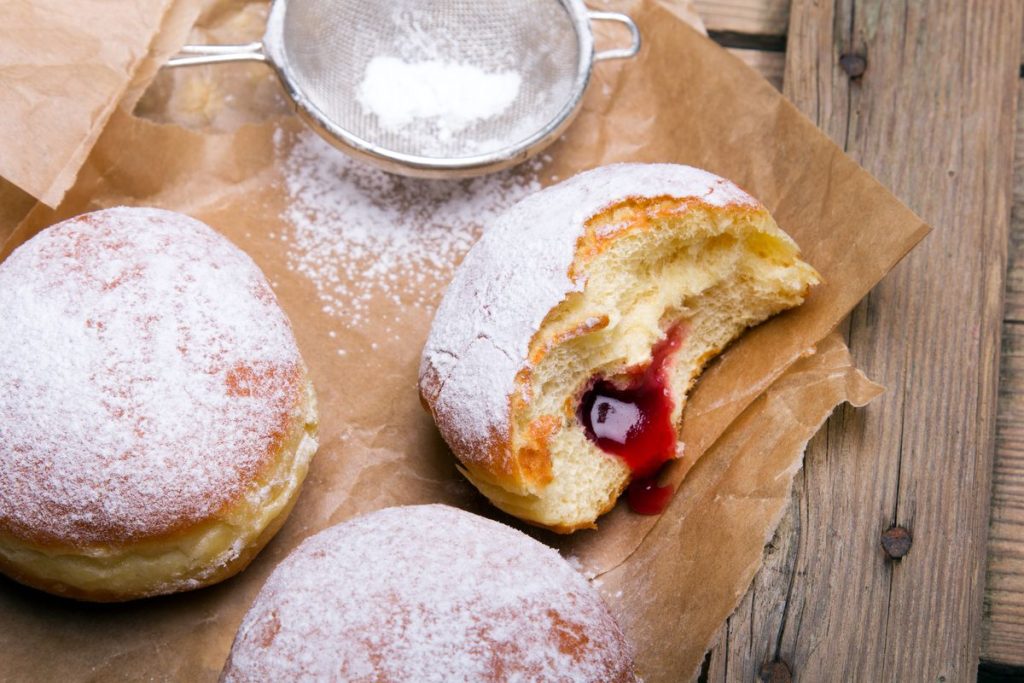 Mnozí to ani netuší. Nejlepší způsob, jak připravit koblihy, je otevřít sklenici marmelády.