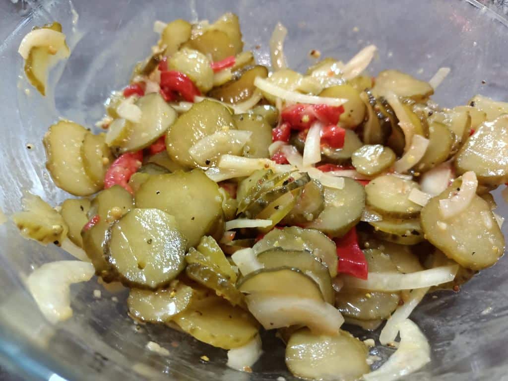 Můj manžel přidal lžíci okurky a jednu ingredienci.