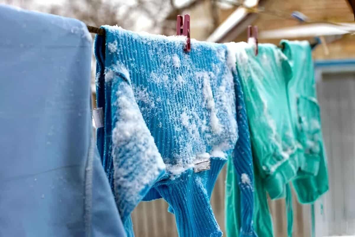 Takto postupuji se svým ložním prádlem při teplotách pod bodem mrazu. Tento domácí způsob jej „vyčistí“ bez praní.